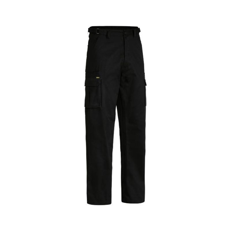 Front View of the Bisley Cargo pants. Showing the traditional relax fit, front pockets and right leg pockets.
