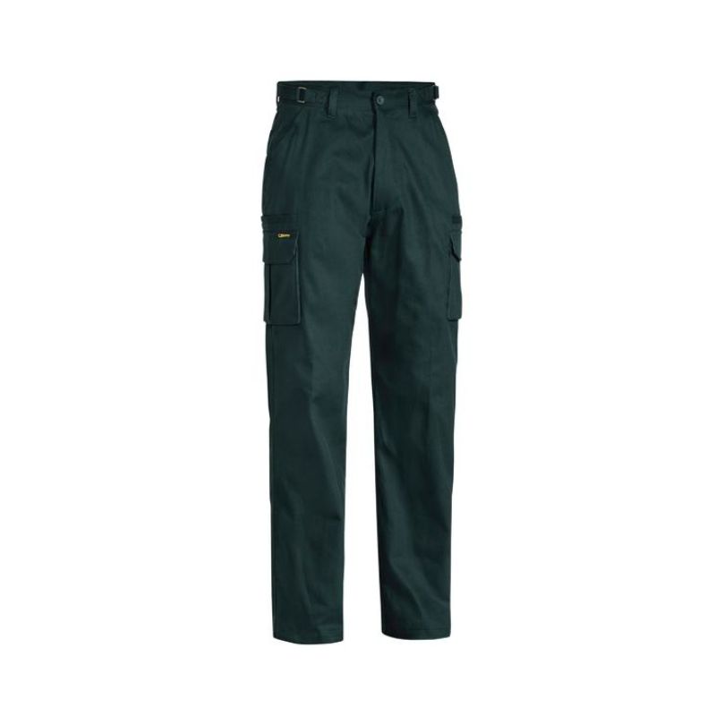 Front View of the Bisley Cargo pants. Showing the traditional relax fit, front pockets and right leg pockets.